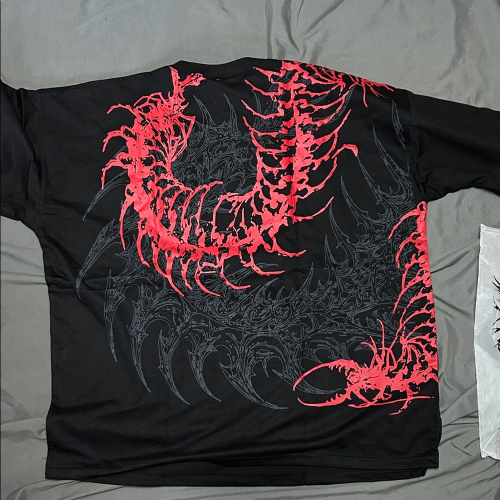 Powerwing Ghoul ShortSleeve Tee Black with Red and Gray Graphics Oversized - Picture 5 of 6